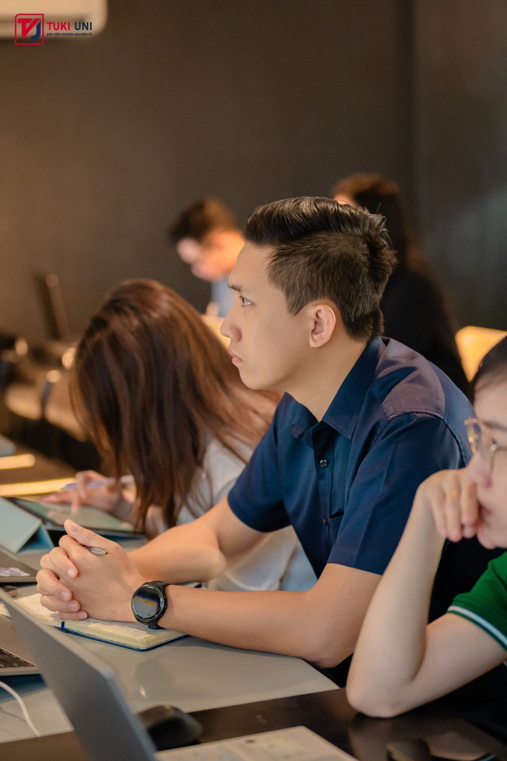 Quản lý team thương mại điện tử xây dựng chiến lược tăng trưởng TikTok Shop