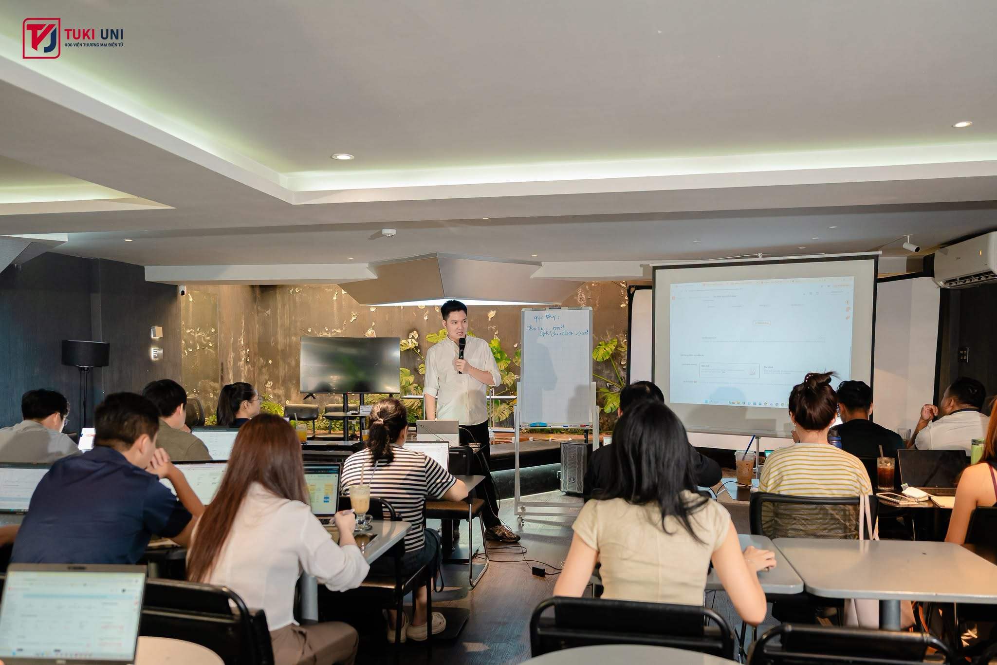 Lớp Shopee chuyên sâu tại Thành phố Hồ Chí Minh do TUKI UNI tổ chức