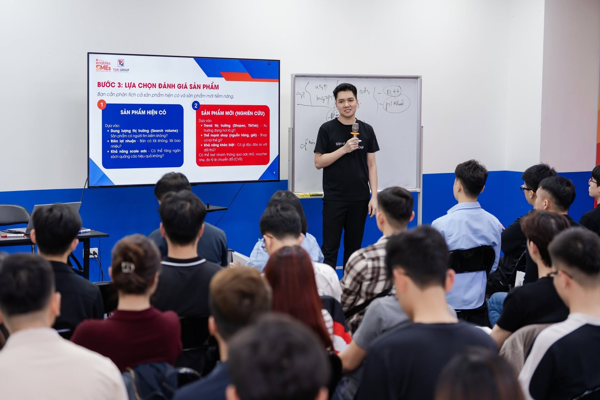Một lớp Shopee chuyên sâu của TUKI UNI tại Hà Nội